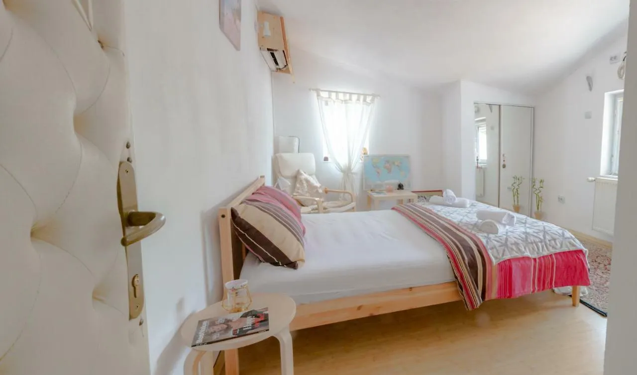 Guest House Sophie 0*, Bucarest Roumanie